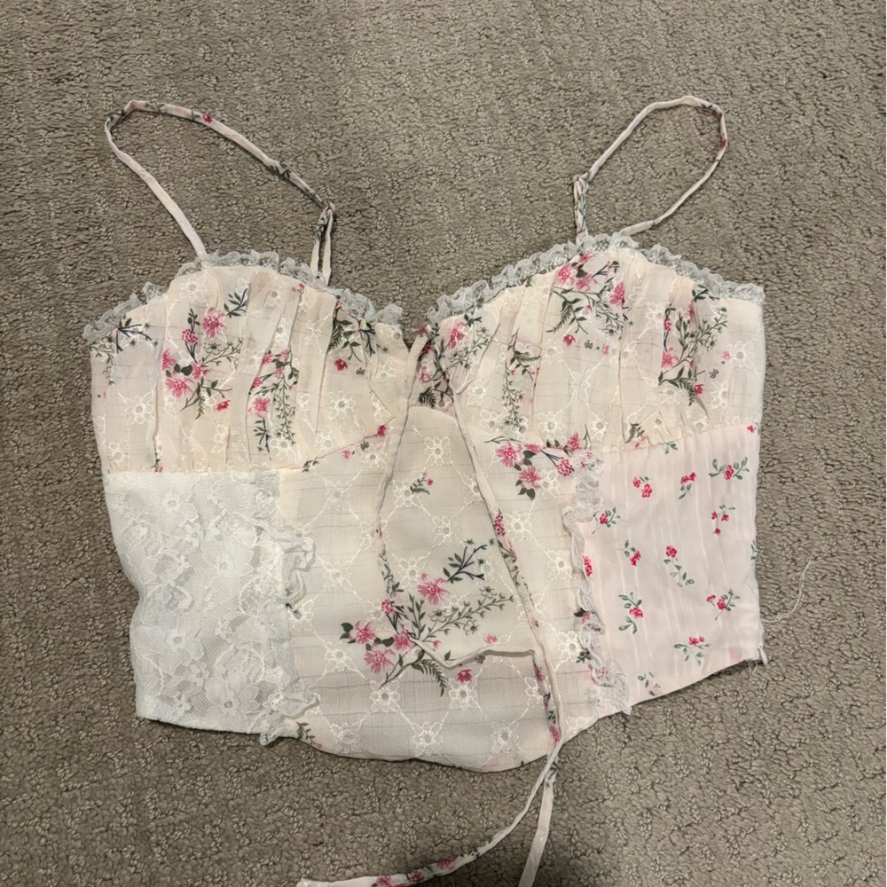 Floral Lace Trim Crop Top